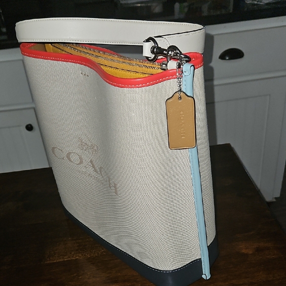 *NEW* COACH Cream and Navy Tote with Red and Light Blue Trim - Picture 3 of 13